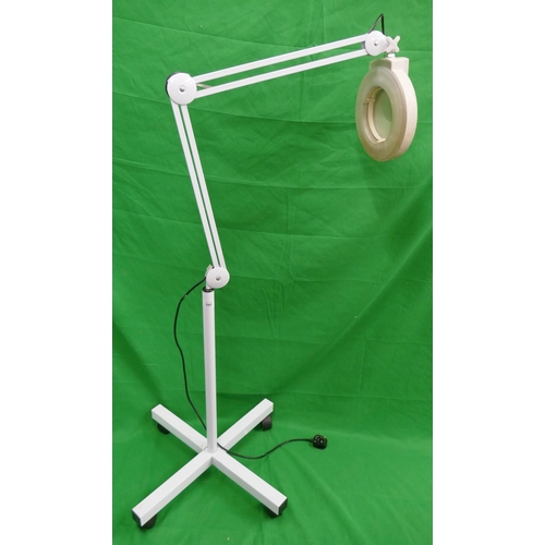 245 - Cantilever jewellers lamp with magnifying glass and light