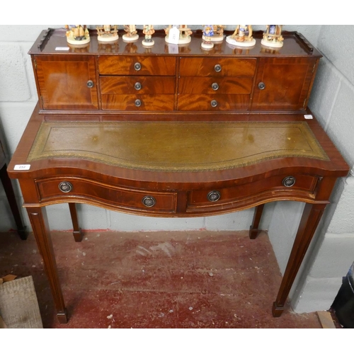 252 - Ladies mahogany desk