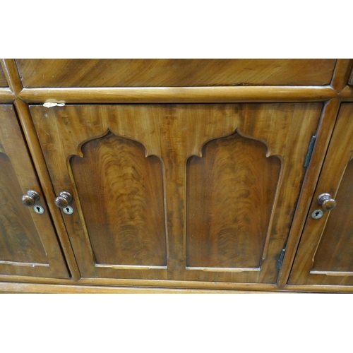 304 - Mahogany and walnut sideboard - Approx W: 109cm D: 58cm H: 90cm