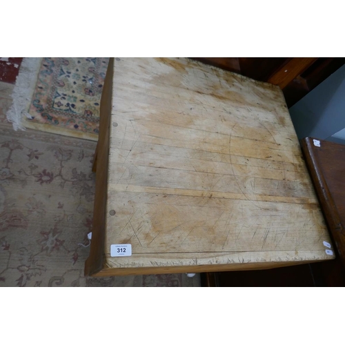 312 - Butchers block on casters - Approx W: 61cm D: 61cm H: 81cm