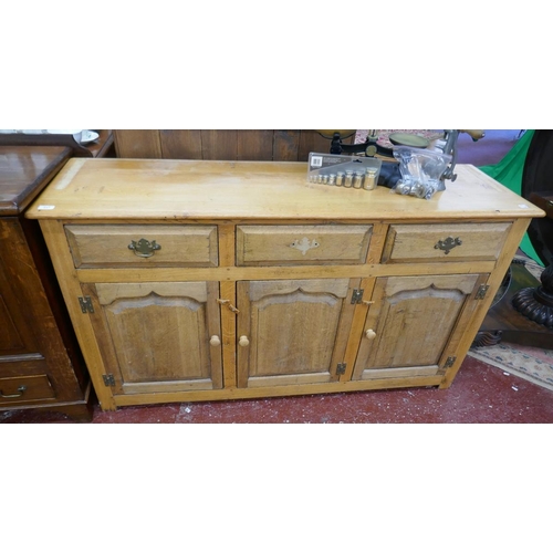 317 - Oak dresser base - Approx W: 153cm D: 45cm H: 84cm