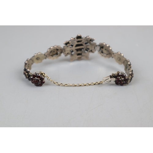 33 - Victorian garnet bracelet
