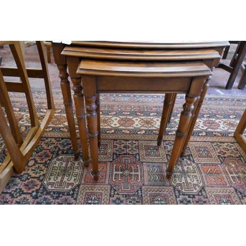 381 - Mahogany nest of 3 tables made by Rackstraw