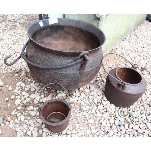 416 - Cast iron cauldron and smelting pot