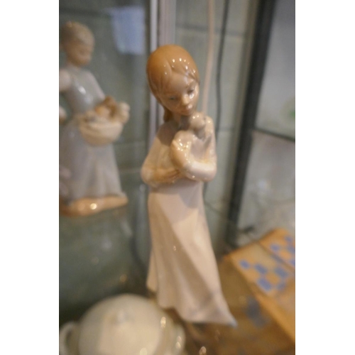 151 - Collection of Lladro and Nao