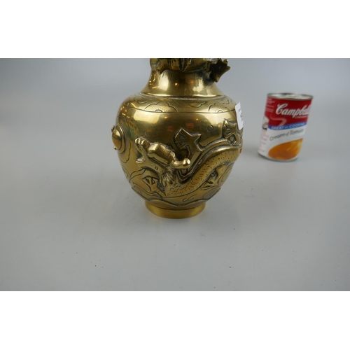 159 - Brass Oriental vase - Approx. height: 24cm