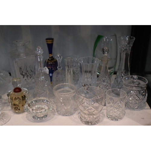 172 - Collection of glass