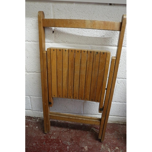 331 - Set of 4 folding chairs