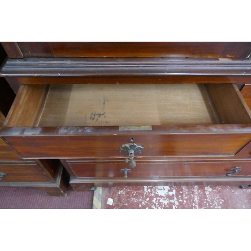 358 - Mahogany linen press - Approx: W: 125cm D: 52cm H: 210cm