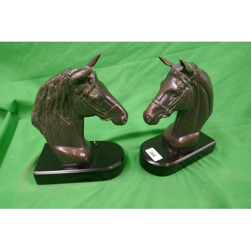 368 - Pair of bronze horse head bookends - Approx. height: 23cm