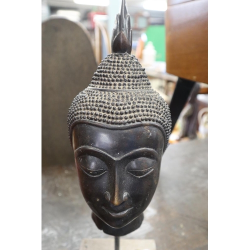 370 - Bronze Buddha mounted on wooden base - Approx. height: 40cm