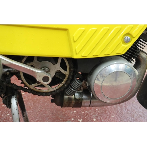 396 - 1975 Mobylette 49cc moped Motobecane mobyx, Tax and MOT exempt in good working order - with V5