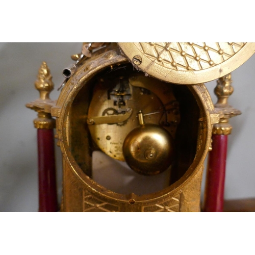 401 - French clock garniture - Approx. height of clock: 41cm