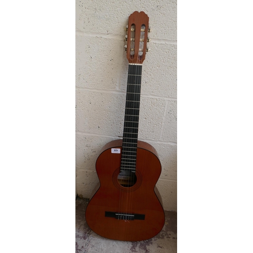 426 - Acoustic guitar - Admira