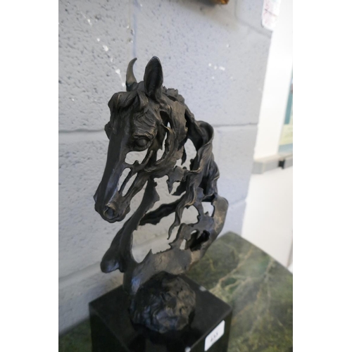 433 - Contemporary bronze horse head