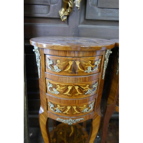 441 - Pair of French marquetry bedside chests - Approx. height: 78cm