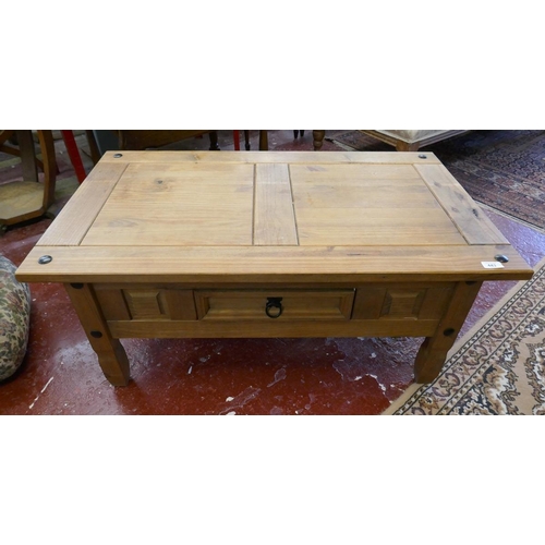 443 - Pine coffee table - Approx L: 100cm W: 60cm H: 45cm