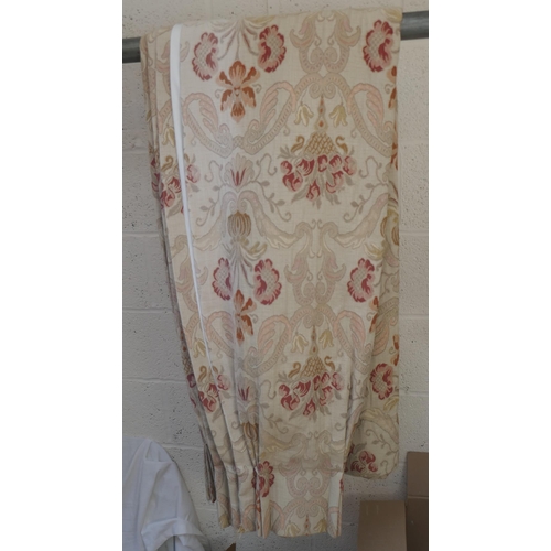 460 - Pair of country house curtains