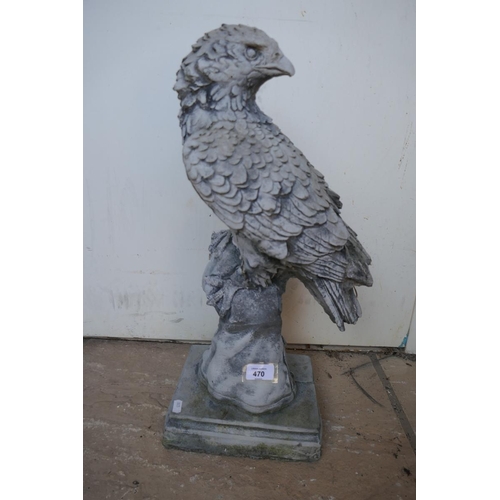 470 - Stone eagle statue - Approx. height: 56cm