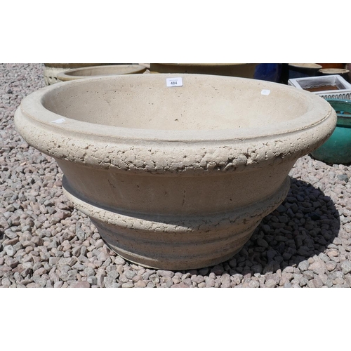 484 - Large circular stone planter 