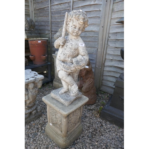 518 - Stone cherub on plinth - Approx. height: 112cm