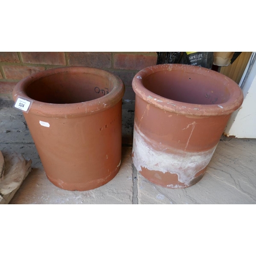 524 - Pair of terracotta chimney pots 