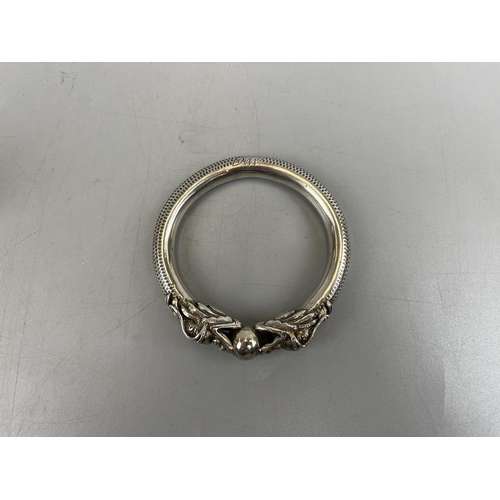 68 - Vintage silver dragon bangle