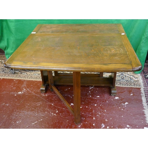 117 - Oak drop leaf table