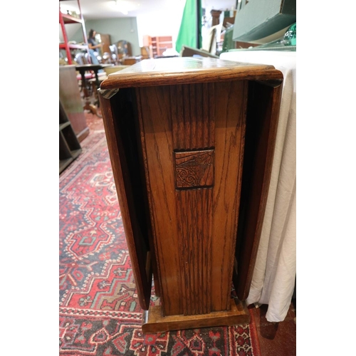 117 - Oak drop leaf table