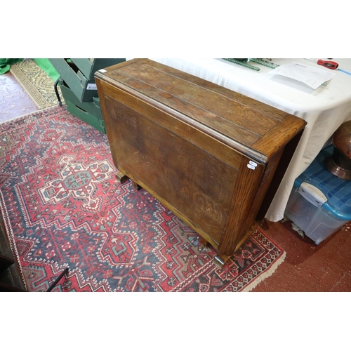 117 - Oak drop leaf table