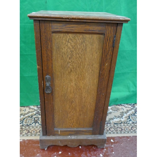 123 - Oak pot cupboard