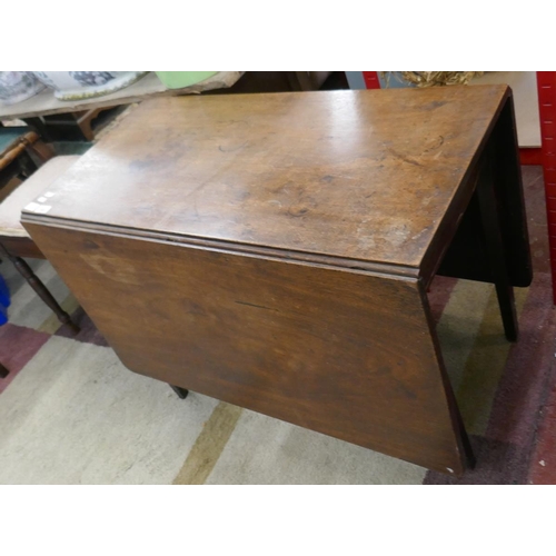 149 - 19C drop leaf mahogany dining table