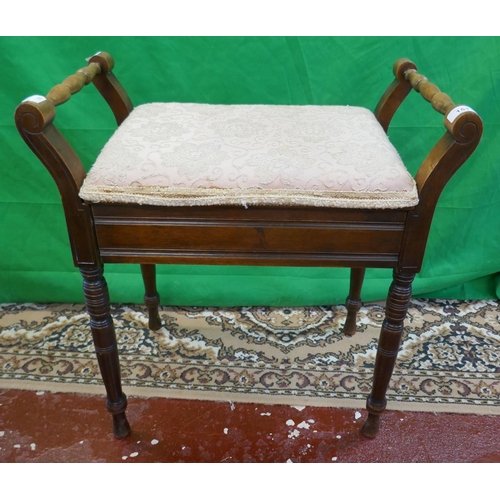 151 - Piano stool