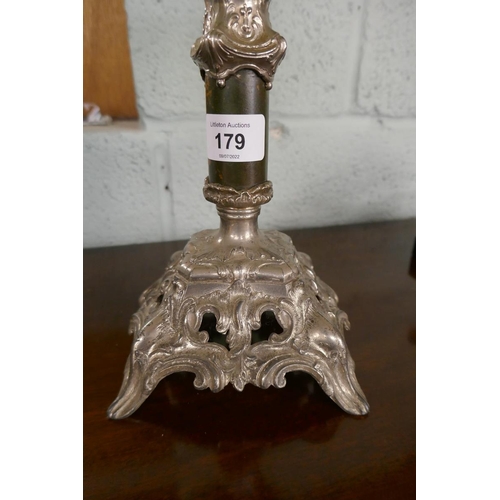 179 - Oil lamp with green glass reservoir