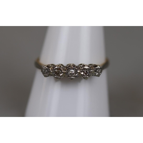 22 - 18ct gold 5 stone diamond set ring - Approx size: S