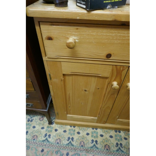 249 - Small pine cupboard with drawer - Approx size W: 88cm D: 48cm H: 91cm