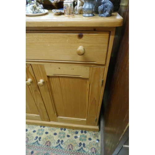 249 - Small pine cupboard with drawer - Approx size W: 88cm D: 48cm H: 91cm