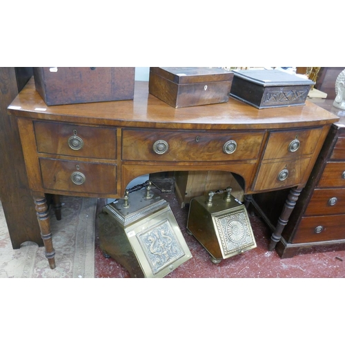 255 - 19thC mahogany bow fronted sideboard - Approx size W: 145cm D: 61cm H: 90cm