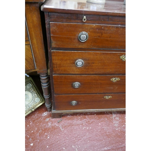 261 - Antique mahogany bachelor's chest - Approx size W: 89cm D: 49cm H: 87cm