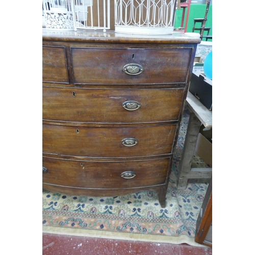 267 - 19thC bow fronted chest of 4 drawers with splayed feet - Approx size W: 109cm D: 57cm H: 109cm