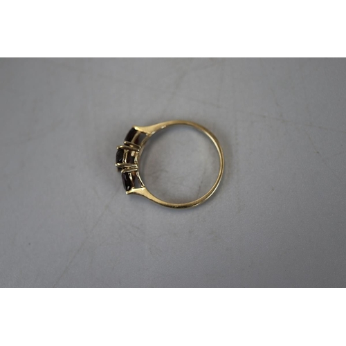 27 - Gold 3 stone garnet ring - Approx size: P