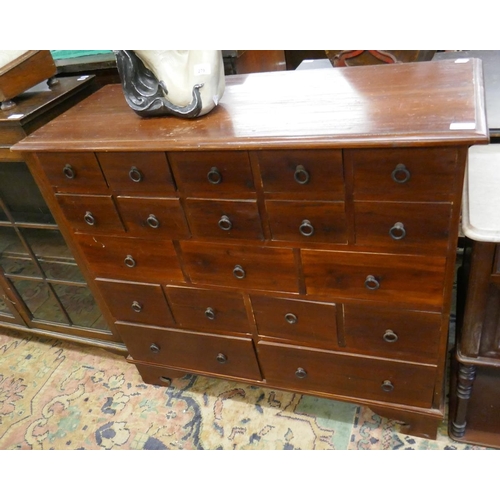 278 - Mahogany chest of 19 drawers - Approx size W: 105cm D: 42cm H: 95cm