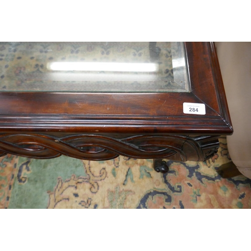 284 - Carved mahogany coffee table - Approx size L: 140cm W: 75cm H: 59cm