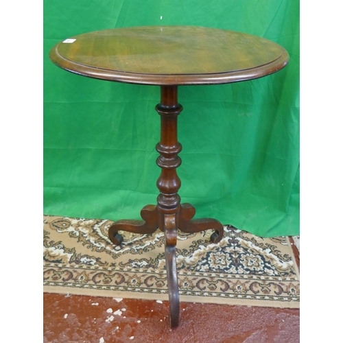 286 - Mahogany wine table