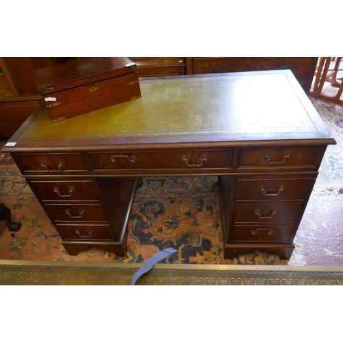 291 - Mahogany leather top pedestal desk - Approx size W: 121cm D: 61cm H: 76cm