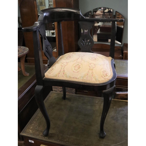 353 - Antique corner chair