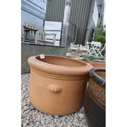 384 - Collection of plant pots to include terracotta 