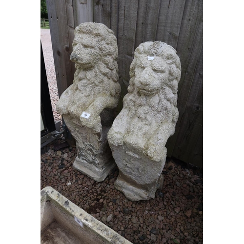 389 - Pair of stone lions - Approx height: 85cm