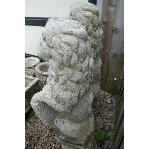 389 - Pair of stone lions - Approx height: 85cm