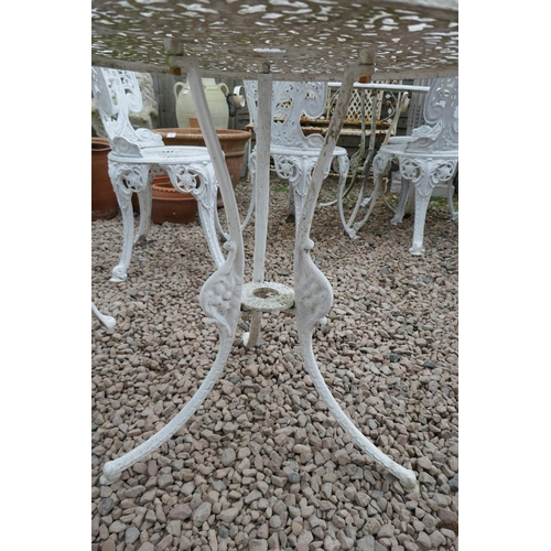 394 - Metal bistro table with 2 chairs 